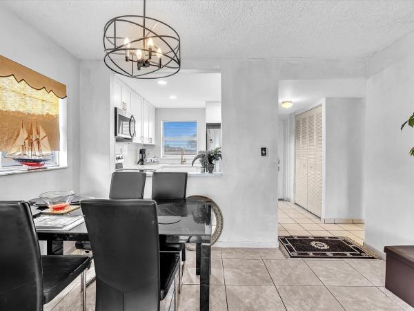 Sunrise Lakes 3, 9041 Sunrise Lakes Blvd #113, Sunrise, Florida 33322, image 1