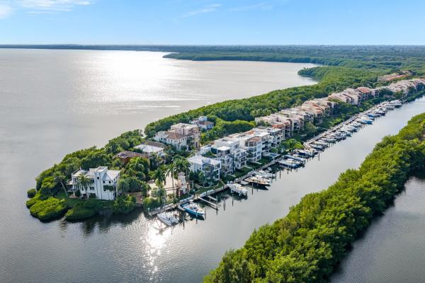 Royal Harbour Yacht Club, 6204 Paradise Point Dr, Palmetto Bay, Florida 33157, image 1