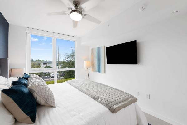 Tiffany House, 401 N Birch Rd #TH-2, Fort Lauderdale, Florida 33304, image 1