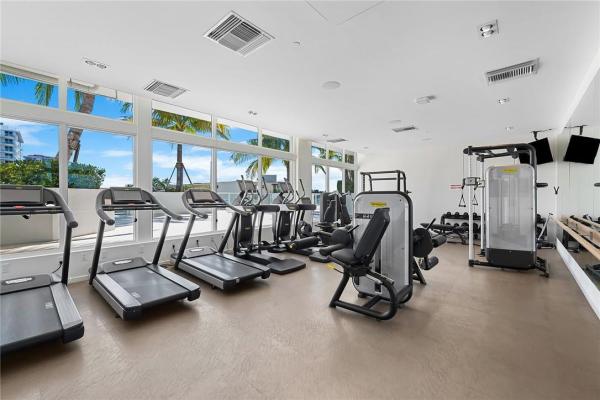 Tiffany House, 401 N Birch Rd #TH-2, Fort Lauderdale, Florida 33304, image 3
