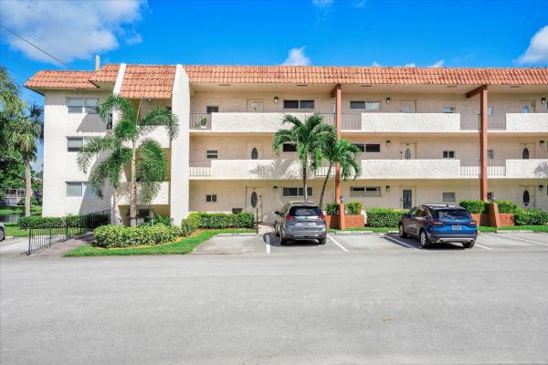 Hollybrook Golf & Tennis Club, 8971 S Hollybrook Blvd #209, Pembroke Pines, Florida 33025, image 1