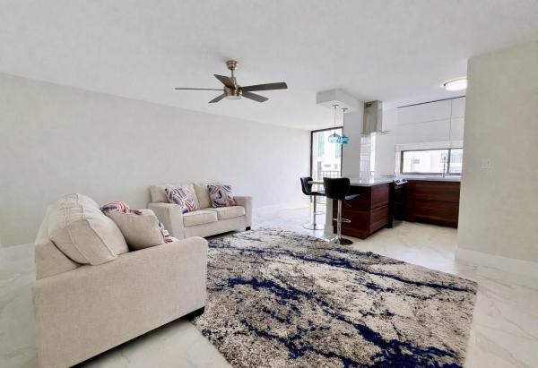 Plaza Of The Americas, 16919 N Bay Rd #911, Sunny Isles Beach, Florida 33160, image 1