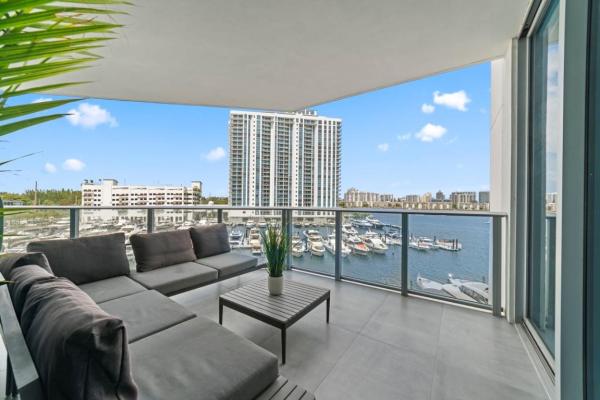 17111 Biscayne Blvd #503, North Miami Beach, Florida 33160, image 1