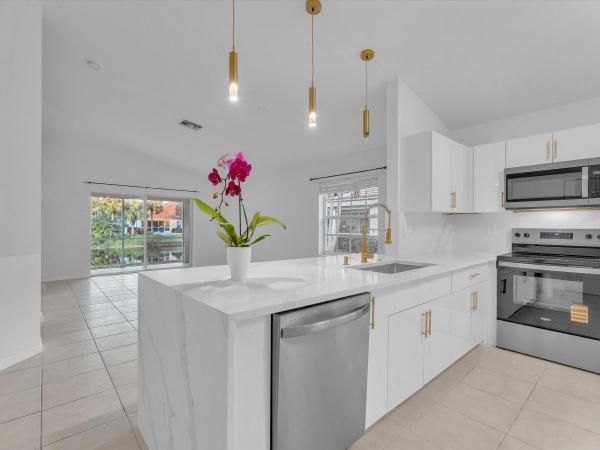 Sierra Vista, 5057 S La Sedona Cir, Delray Beach, Florida 33484, image 2