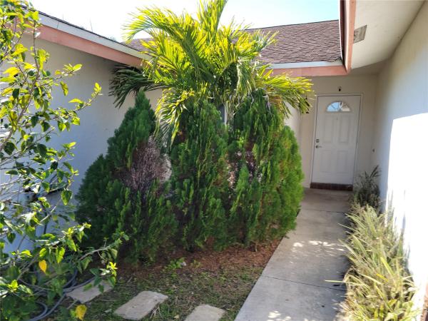 Blue Ridge, 681 Pine Ridge Ter, Davie, Florida 33325, image 2