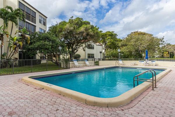 Cypress Bend, 2307 S Cypress Bend Dr #106A, Pompano Beach, Florida 33069, image 2