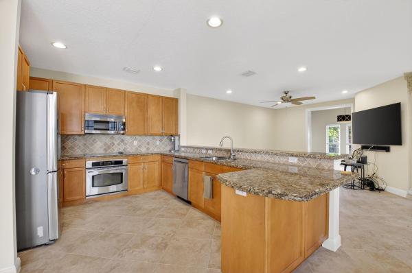 Old Palm Grove, 1617 Estuary Way, Delray Beach, Florida 33483, image 2