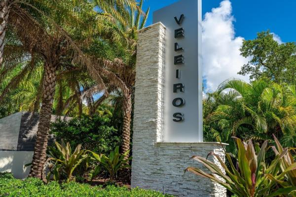 Veleiros At Crystal Lake, 4164 Rosa Dr, Deerfield Beach, Florida 33064, image 1