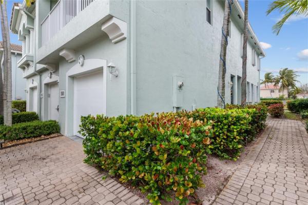 Thousand Oaks, 3067 Laurel Ridge Cir, Riviera Beach, Florida 33404, image 1