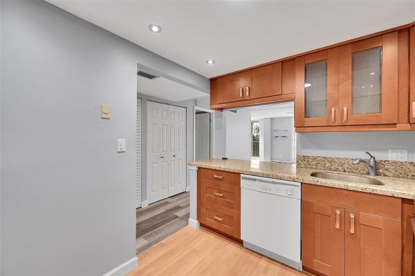 Boca Teeca, 6661 NW 2nd Ave #304, Boca Raton, Florida 33487, image 3