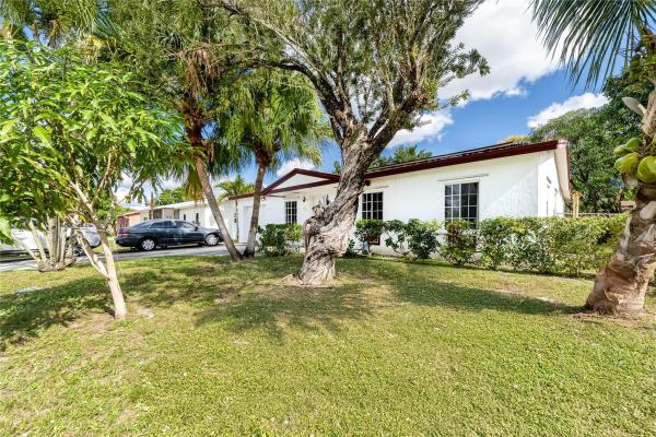 North Lauderdale Village, 419 SW 80th Ave, North Lauderdale, Florida 33068, image 1