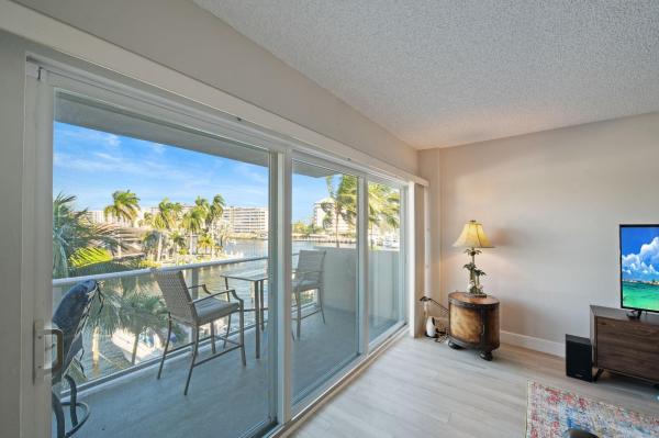 Pompano Yacht & Beach Club, 140 NE 28th Ave #406, Pompano Beach, Florida 33062, image 2