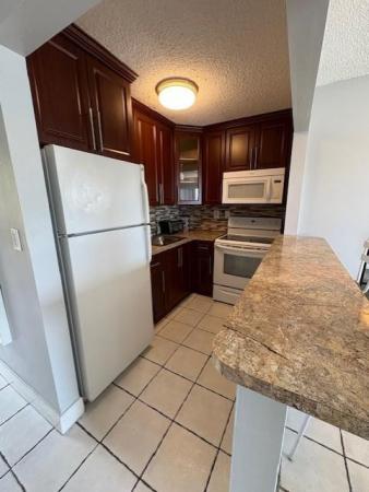 Malky, 365 NE 125th St #305, North Miami, Florida 33161, image 3