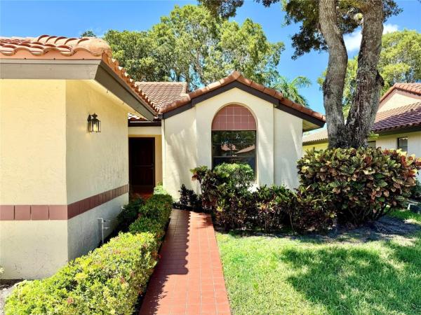 Palm Chase Lakes, 5869 Sunswept Ln #B, Boynton Beach, Florida 33437, image 1