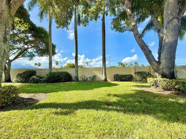 Palm Chase Lakes, 5869 Sunswept Ln #B, Boynton Beach, Florida 33437, image 1