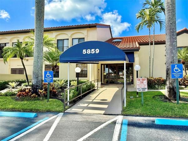 Palm Chase Lakes, 5869 Sunswept Ln #B, Boynton Beach, Florida 33437, image 1