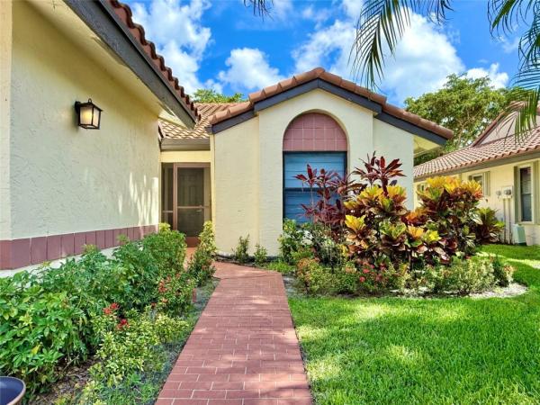 Palm Chase Lakes, 5908 Sunswept Ln #B, Boynton Beach, Florida 33437, image 2