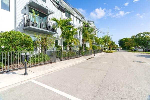 Village At Wilton Manors, 553 NE 21st Ct, Wilton Manors, Florida 33305, image 3