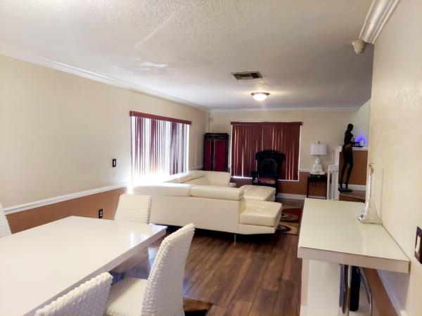 Lakeside Key, 9741 SW 9th Ct, Pembroke Pines, Florida 33025, image 1