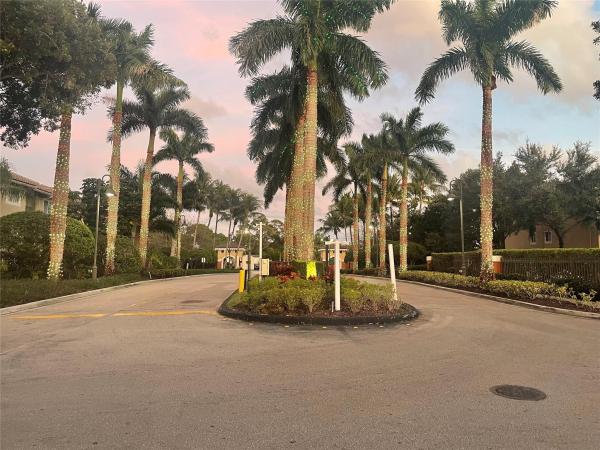 The Grand Isles, 4179 N Haverhill Rd, West Palm Beach, Florida 33417, image 1