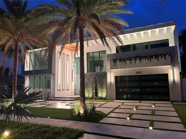 Coral Key Villas, 5001 NE 27th Ave, Lighthouse Point, Florida 33064, image 1