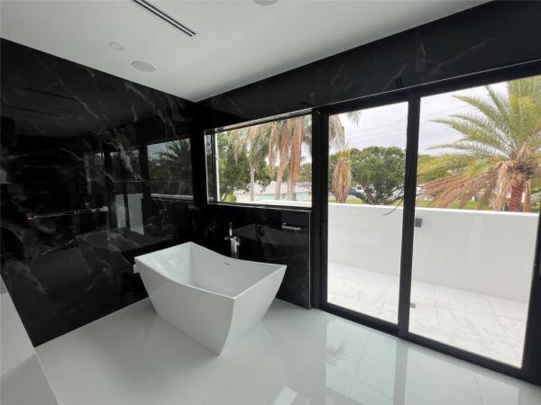 Coral Key Villas, 5001 NE 27th Ave, Lighthouse Point, Florida 33064, image 1