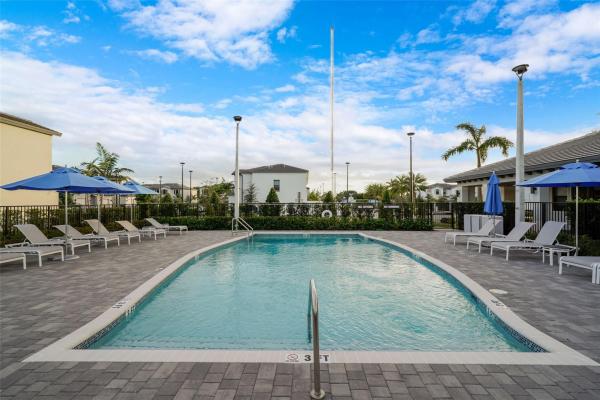 Viewpoint At Vista Lago, 659 NW 204th St, Miami Gardens, Florida 33169, image 1