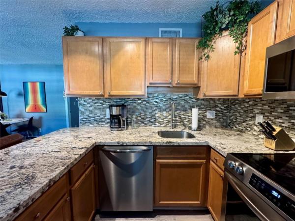 The Grove At Wilton Manors , 2660 NE 8th Ave #211, Wilton Manors, Florida 33334, image 3