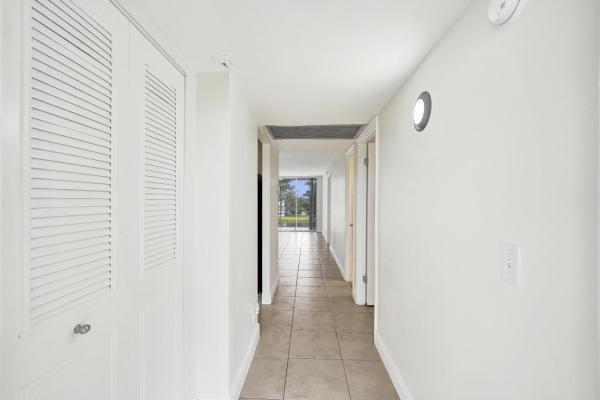 Poinciana Place Of Pine Island Ridge, 9430 Poinciana Pl #415, Davie, Florida 33324, image 1