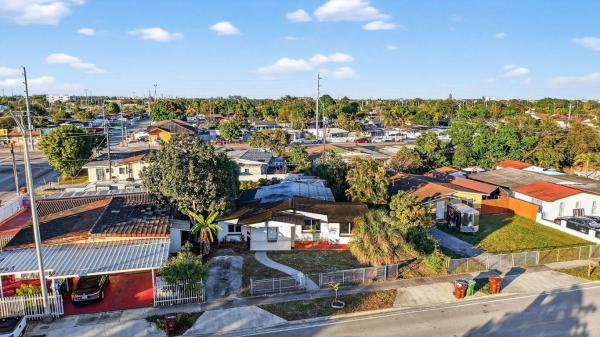 Essex Village, 621 SE 1st St #, Hialeah, Florida 33010, image 1