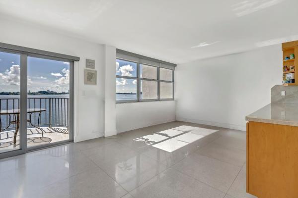 Majorca Towers, 11930 N Bayshore Dr #404, North Miami, Florida 33181, image 2