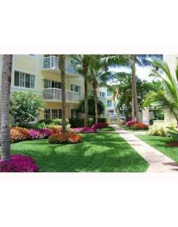 Pine Crest Village At Victoria Park, 1515 E Broward Blvd #305, Fort Lauderdale, Florida 33301, image 1