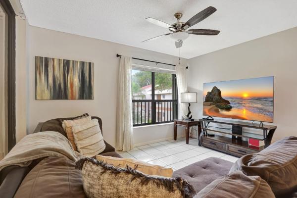 Applewood Village 2, 2748 S Carambola Cir #1923, Coconut Creek, Florida 33066, image 1