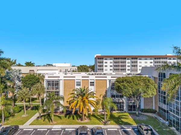 Essex At River Shores, 3020 NE 16th Ave #105, Oakland Park, Florida 33334, image 3
