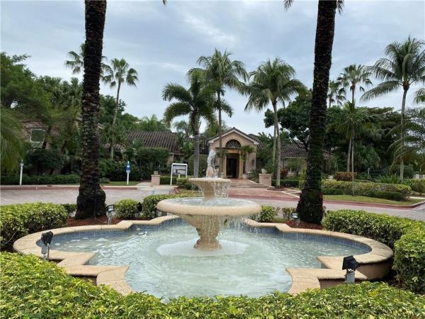 St Andrews At Miramar, 12112 Saint Andrews Pl #205, Miramar, Florida 33025, image 2