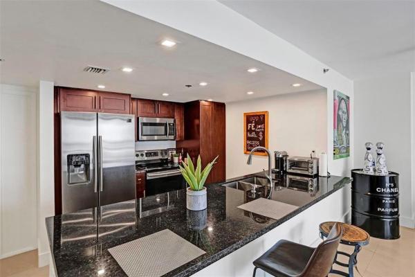 The Grandview Palace, 7601 E Treasure Dr #1524, North Bay Village, Florida 33141, image 3