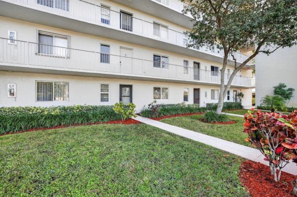 Water Chase At Cypress Bend, 2230 N Cypress Bend Dr #108, Pompano Beach, Florida 33069, image 2