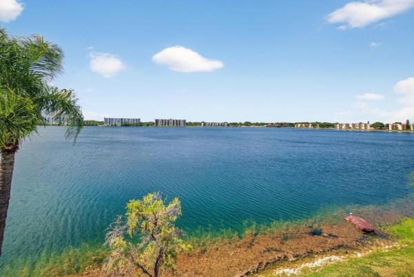Lake Emerald, 115 Lake Emerald Dr #403, Oakland Park, Florida 33309, image 2