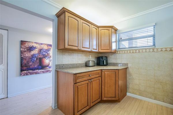 18th Hole At Inverrary, 3920 Inverrary Blvd #604C, Lauderhill, Florida 33319, image 1