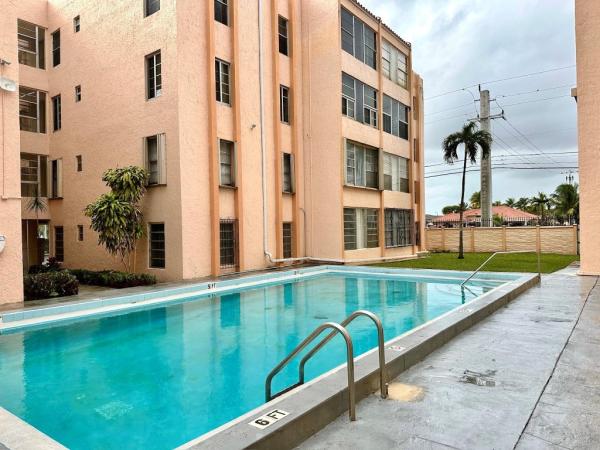 Gratigny Plaza, 7355 W 4th Ave #215, Hialeah, Florida 33014, image 1