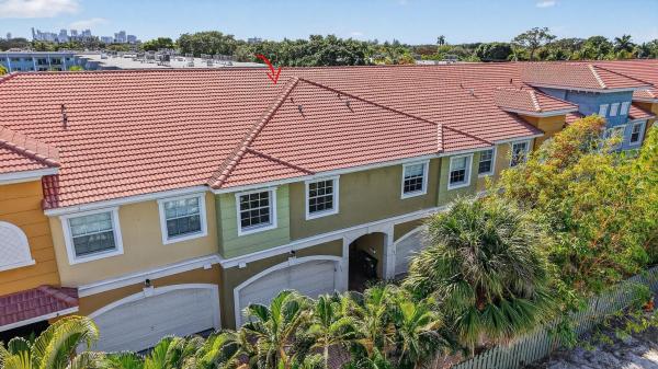 Villa Escondida, 3024 NE 5th Ter #10, Wilton Manors, Florida 33334, image 1