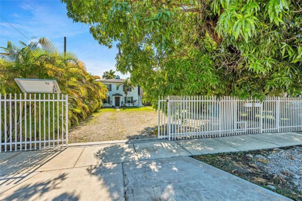 Grapeland Park, 2612 SW 19th Ter, Miami, Florida 33145, image 2