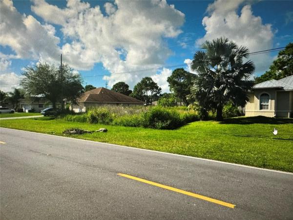 Hidden Oaks, 2042 SW Savage Blvd, Port St. Lucie, Florida 34953, image 2