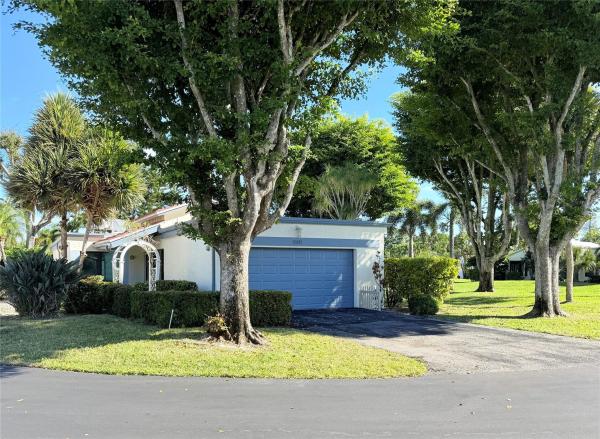 Villas Of Monterey At Indian Spring, 5541 Ainsley Ct, Boynton Beach, Florida 33437, image 3