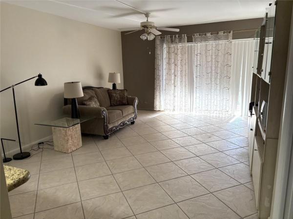 630 Tennis Club Dr #202, Wilton Manors, Florida 33311, image 1