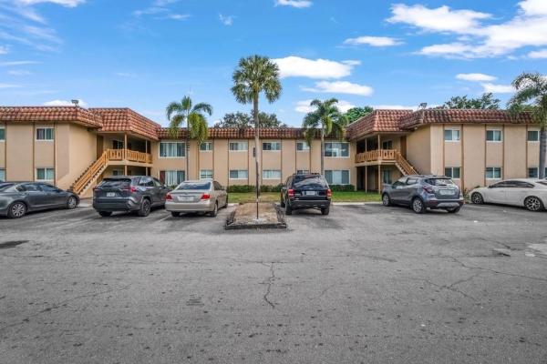 2424 NW 39th Way #202, Lauderdale Lakes, Florida 33311, image 1