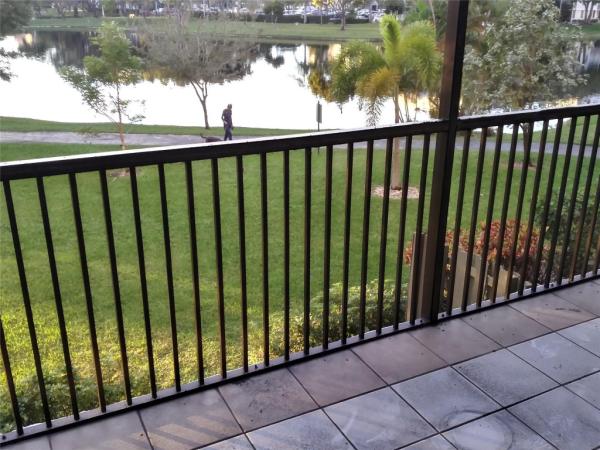 Le Club At Cypress Bend, 2112 S Cypress Bend Dr #207, Pompano Beach, Florida 33069, image 3