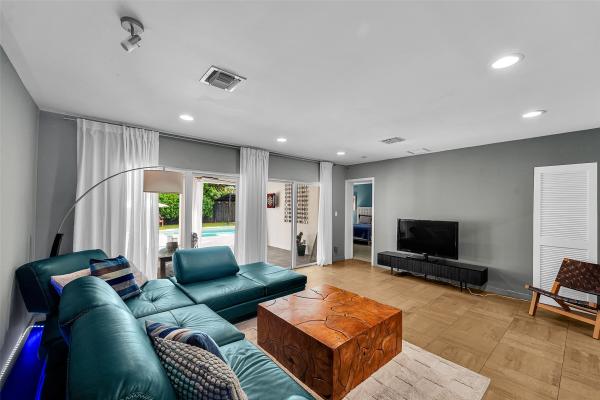 Lake Ridge, 1224 NE 12th Ave, Fort Lauderdale, Florida 33304, image 1