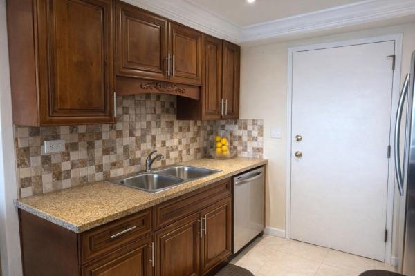 Canongate, 800 NE 195th St #606, Ives Estates, Florida 33179, image 1