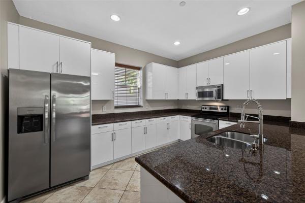 Villa Medici, 1033 NE 17th Way #1103, Fort Lauderdale, Florida 33304, image 2